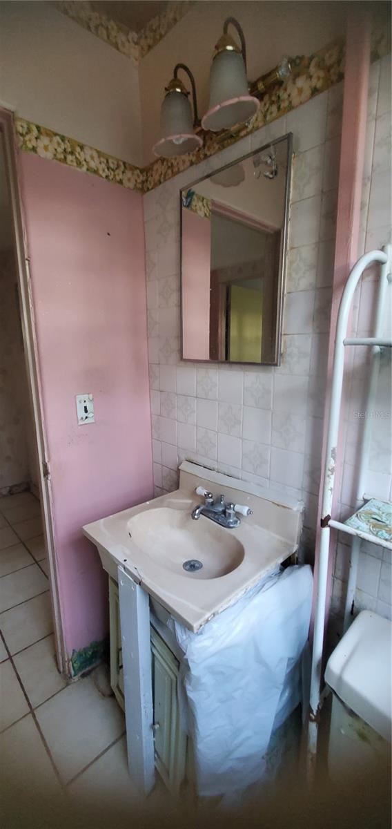 FERN COURT SUB - Residential