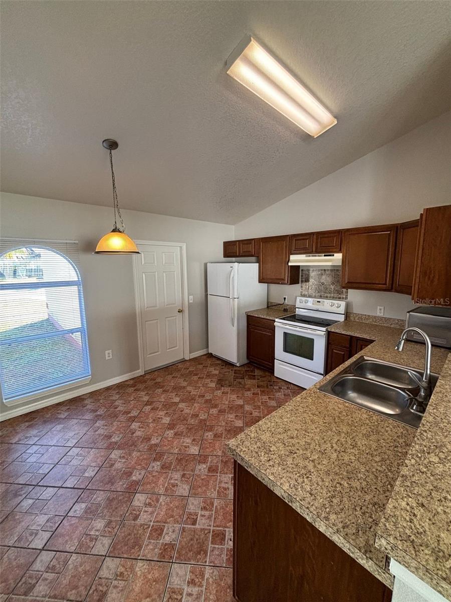 BANYAN COVE/CYPRESS WODS - Residential Lease