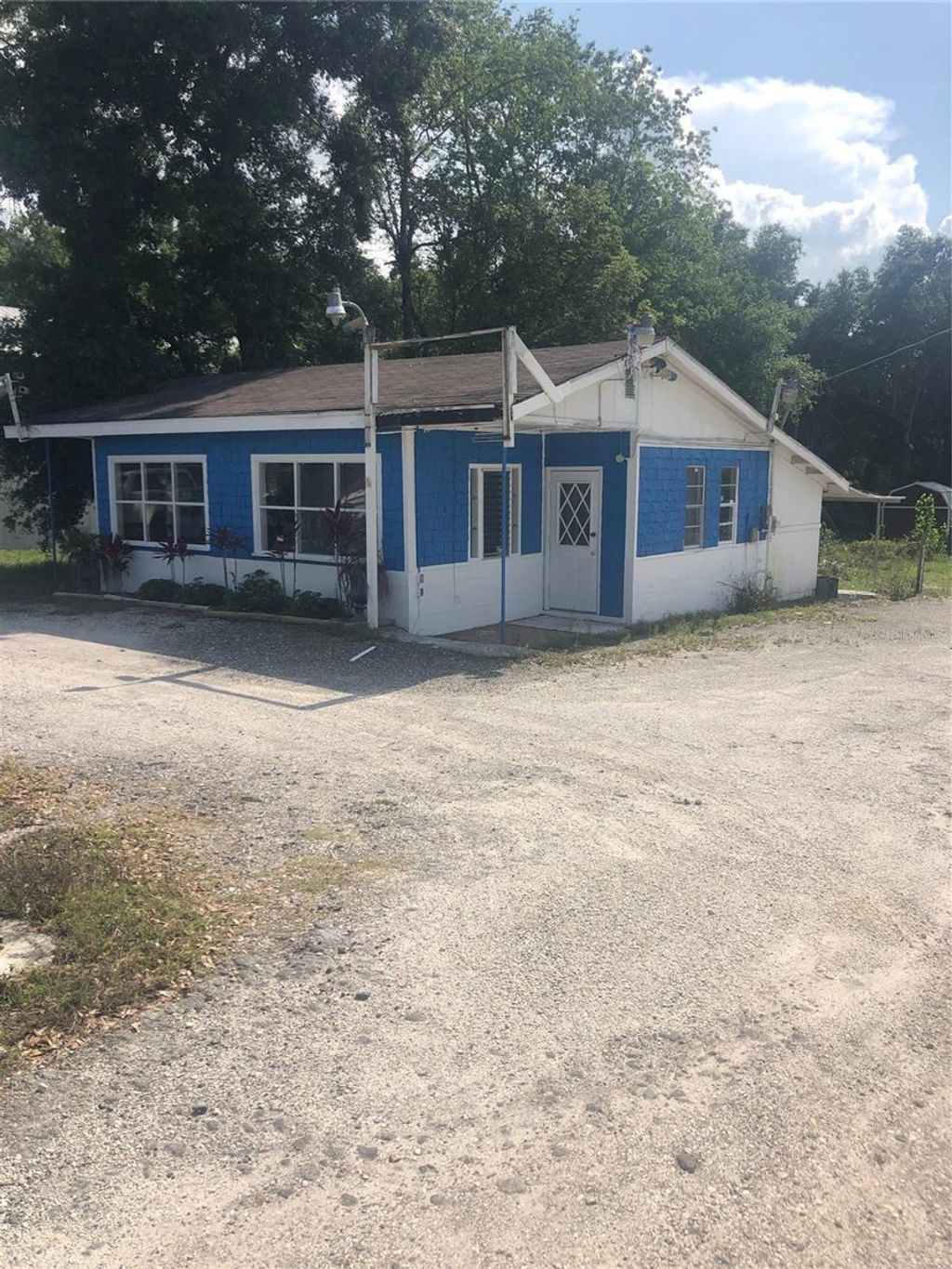 Photo of 10405 Us Highway 301, Dade City, FL 33525 (MLS # T3530415)