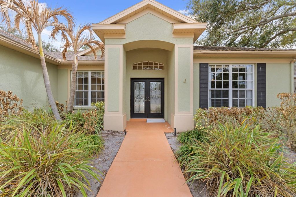 Photo of 4302 River Close Boulevard, Valrico, FL 33596 (MLS # TB8481488)