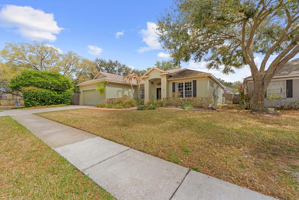 Photo of 4302 River Close Boulevard, Valrico, FL 33596 (MLS # TB8481488)