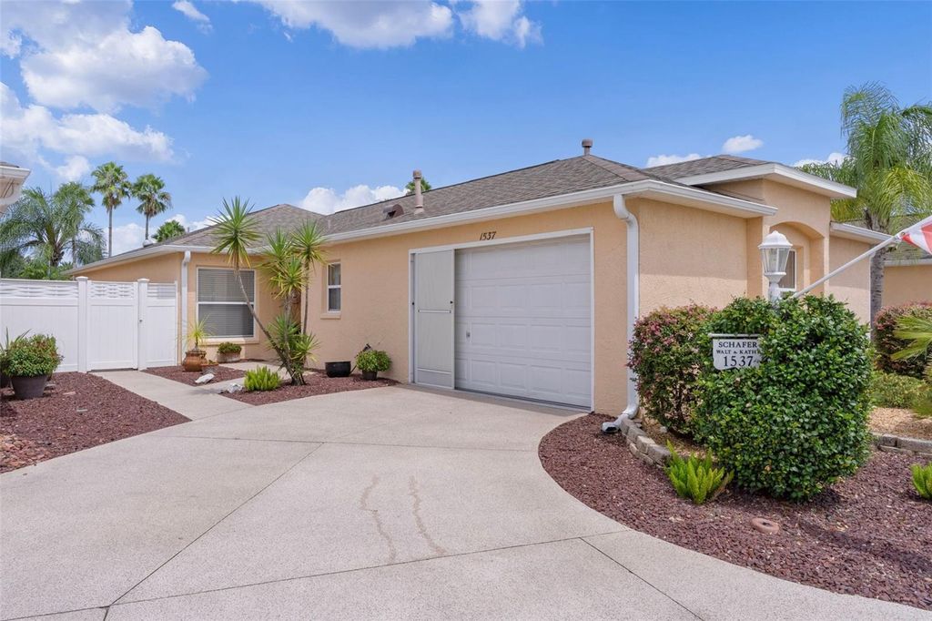 Photo of 1537 Barnwell Place, The Villages, FL 32162 (MLS # G5101715)