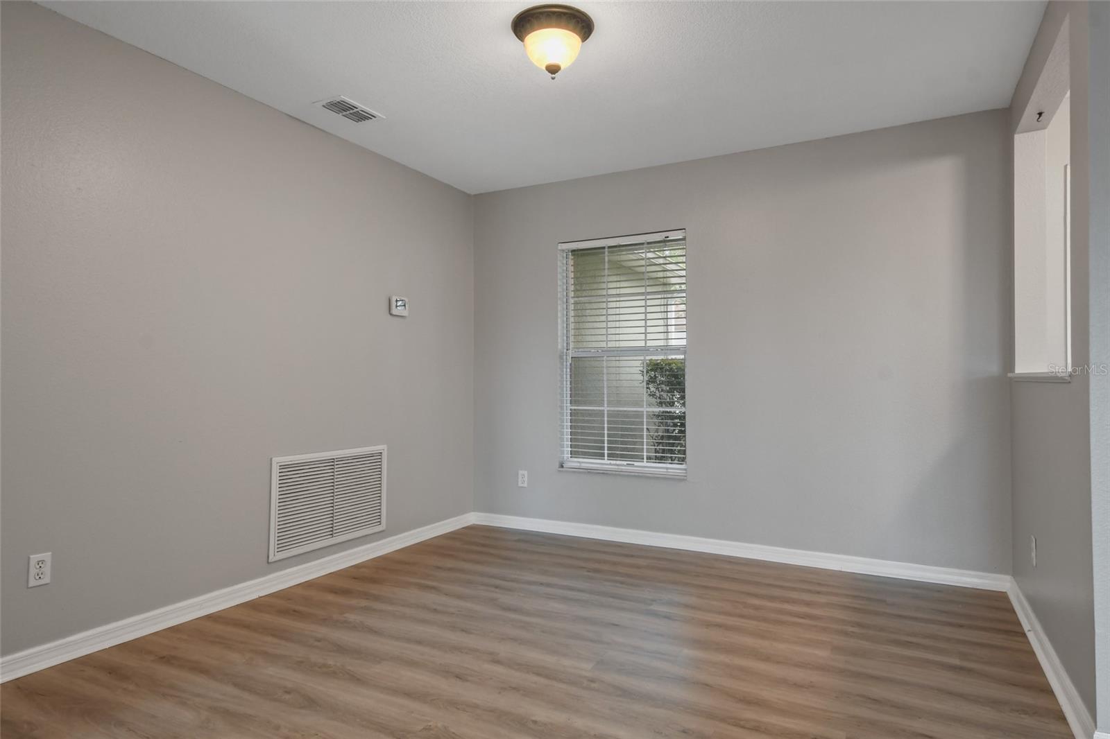 2012 KNOLLCREST DRIVE