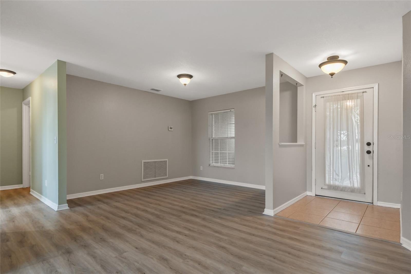 2012 KNOLLCREST DRIVE