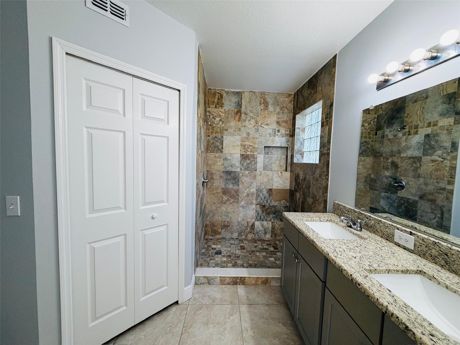 STONEYBROOK - Residential