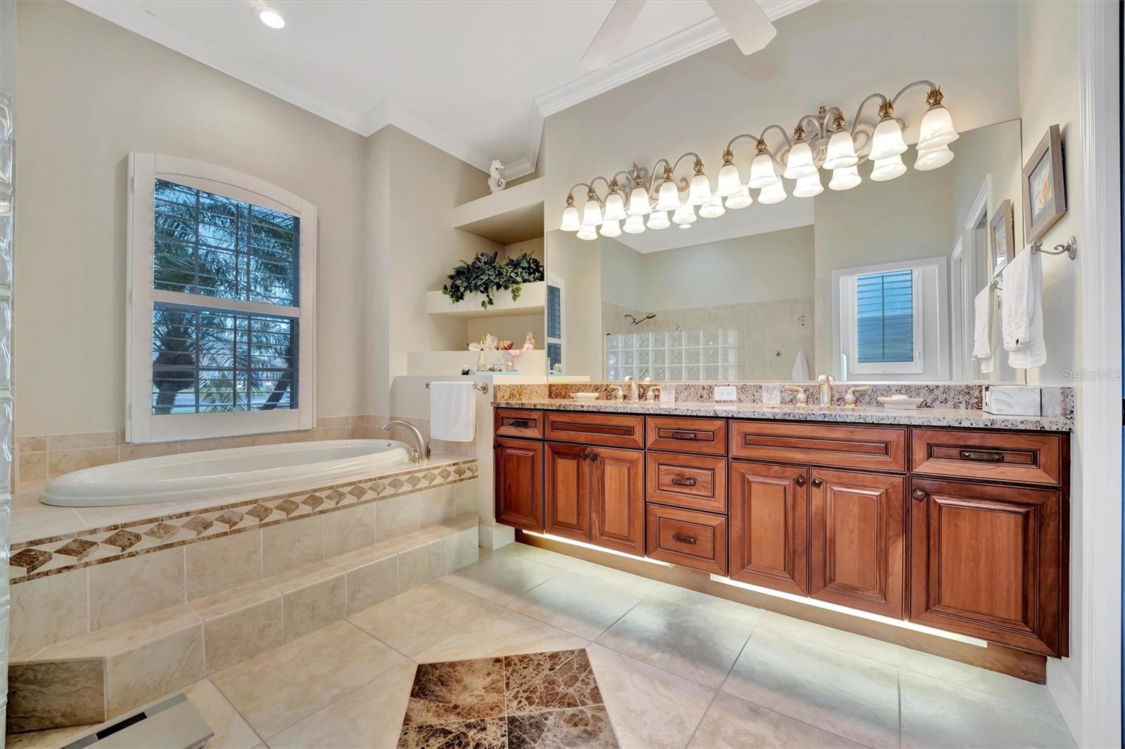 OAK CREEK SUB - Residential