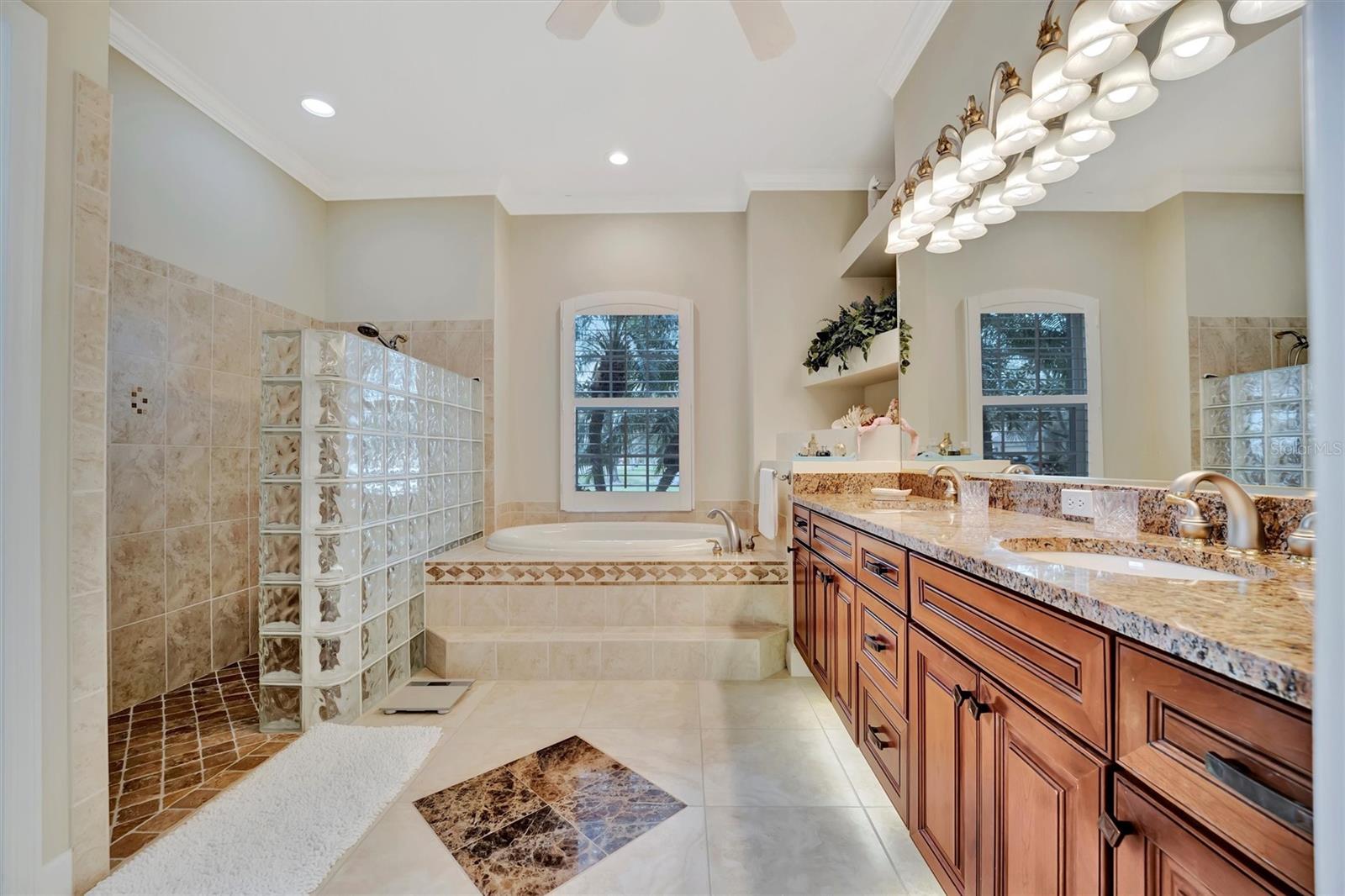 OAK CREEK SUB - Residential