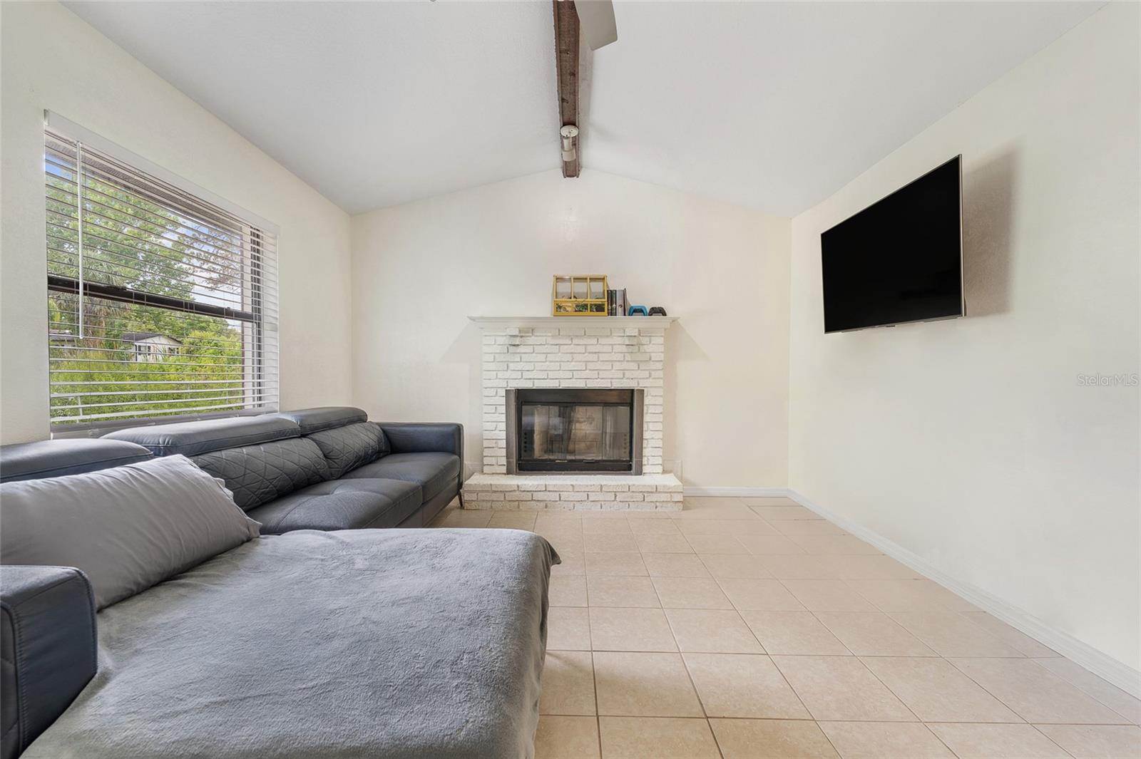 2040 E TRIANGLE DRIVE