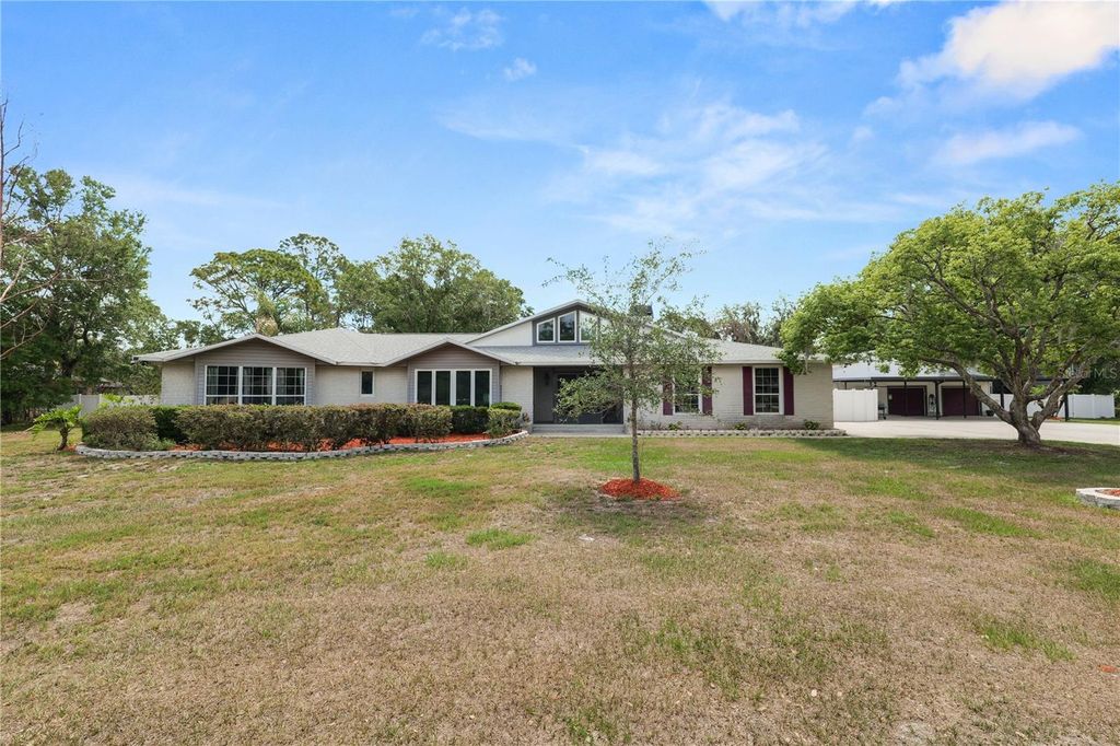 Photo of 6230 Forestwood Drive W, Lakeland, FL 33811 (MLS # L4961944)