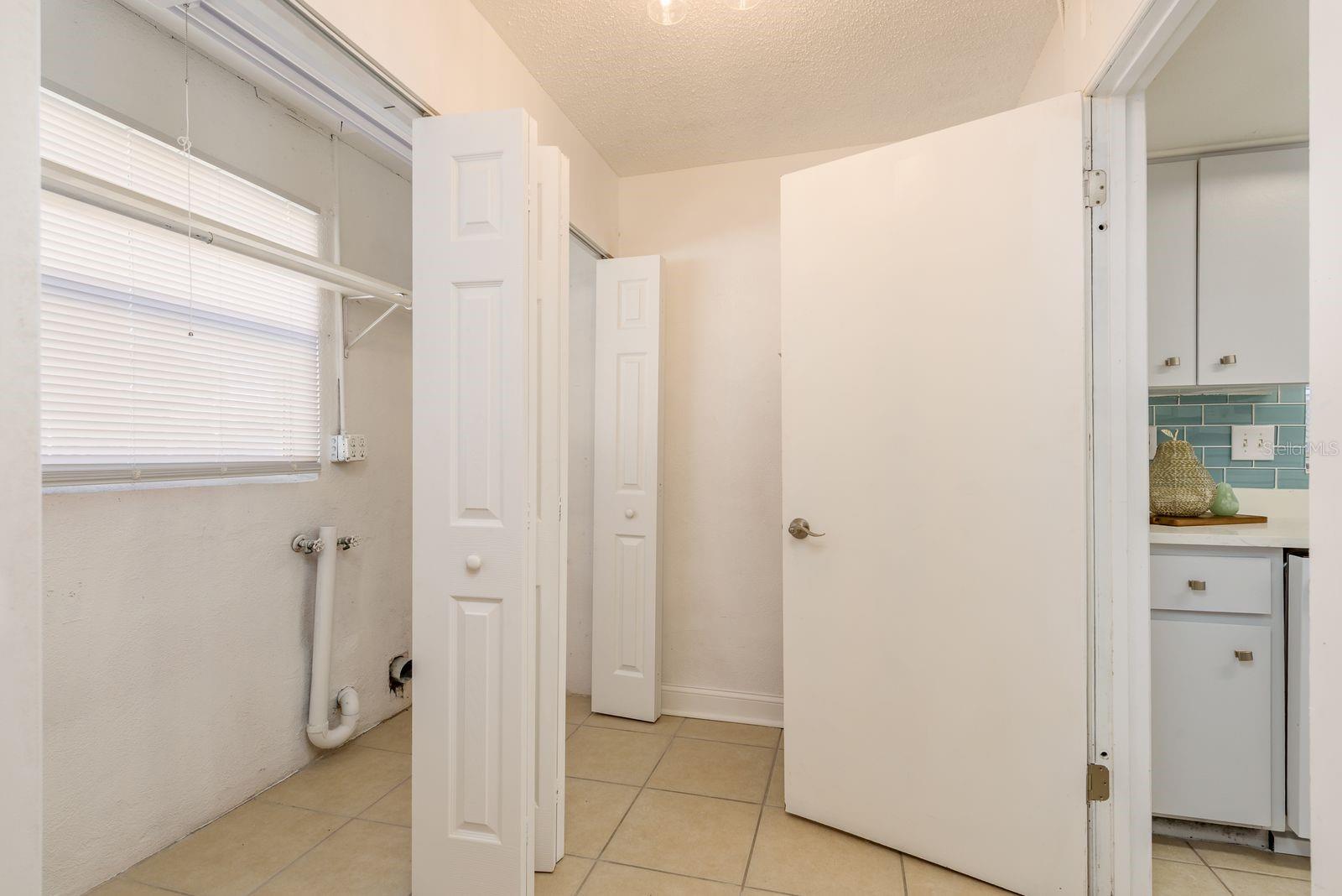 BARRINGTON HILLS - Residential