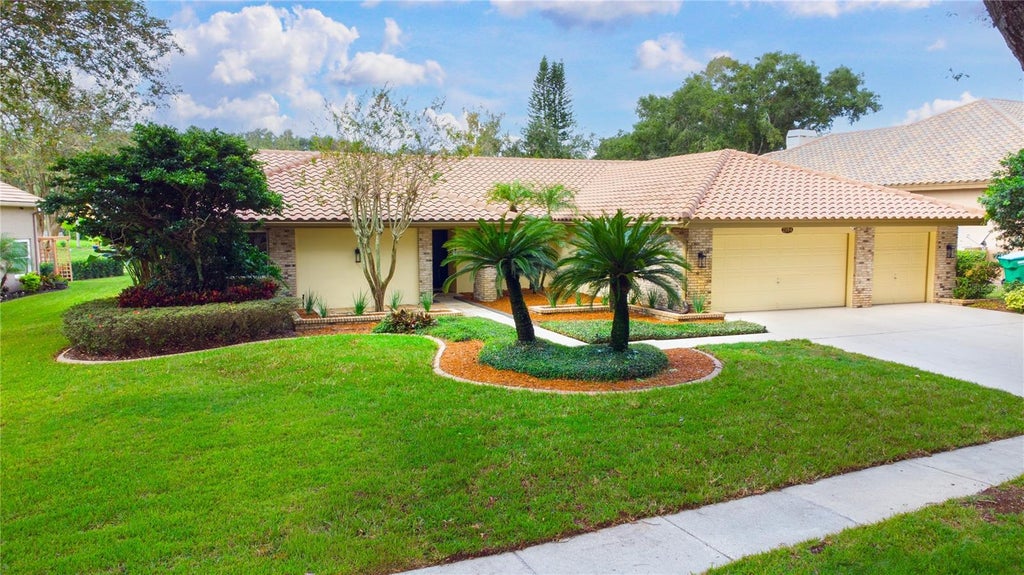 Photo of 2194 Pinnacle Circle N, Palm Harbor, FL 34684 (MLS # TB8552028)