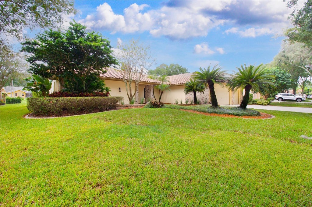 Photo of 2194 Pinnacle Circle N, Palm Harbor, FL 34684 (MLS # TB8552028)