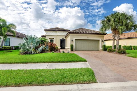 A home in PALMETTO