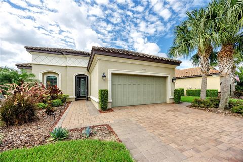 A home in PALMETTO