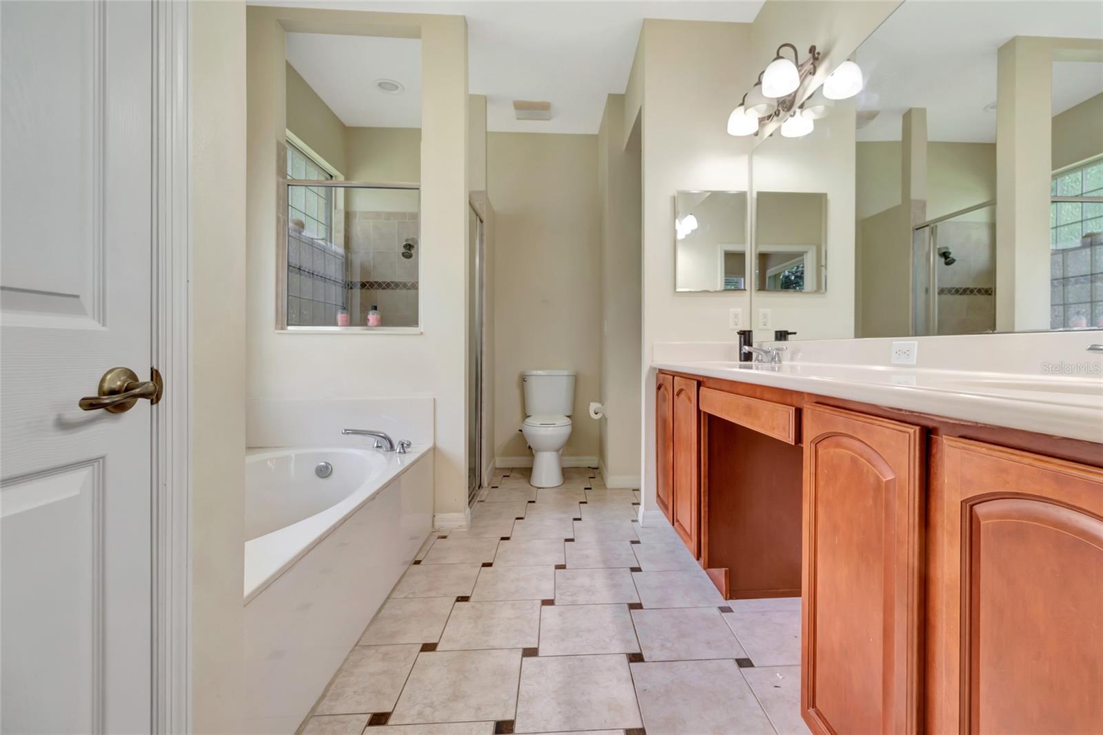 BENT TREE - Residential