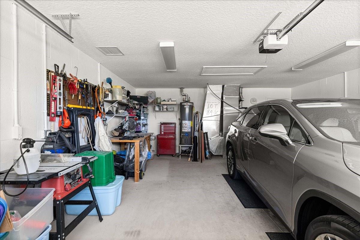 ON TOP OF THE WORLD - AVALON - Residential