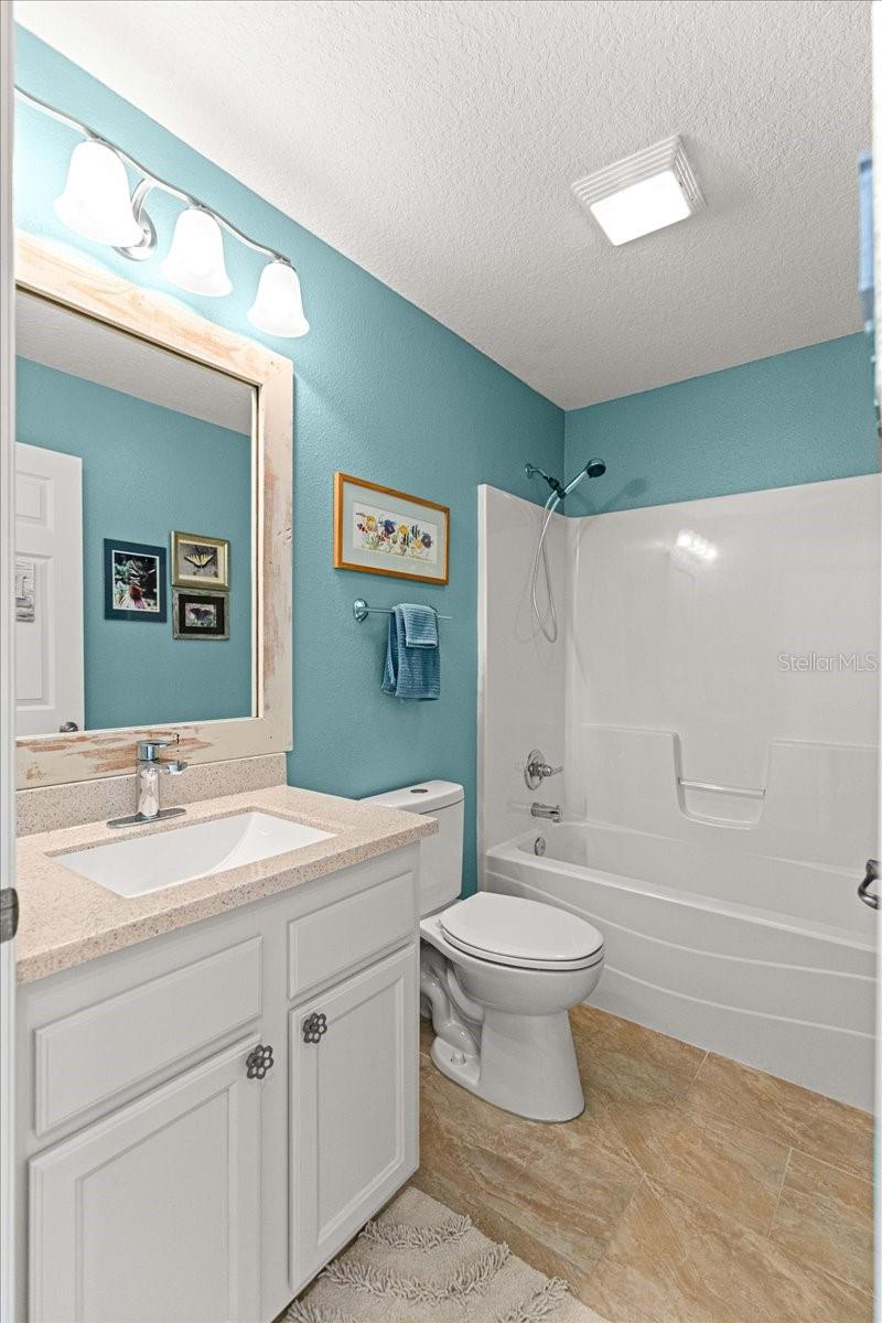 ON TOP OF THE WORLD - AVALON - Residential