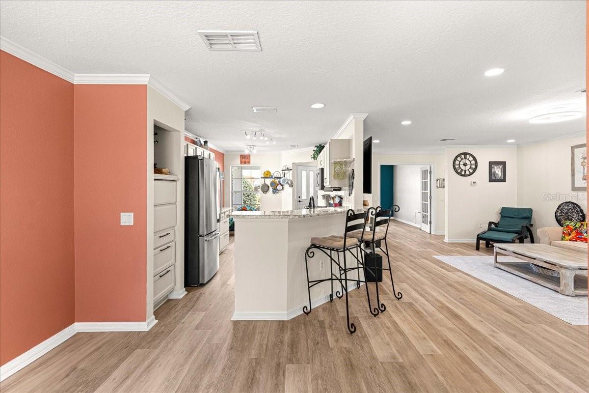 ON TOP OF THE WORLD - AVALON - Residential