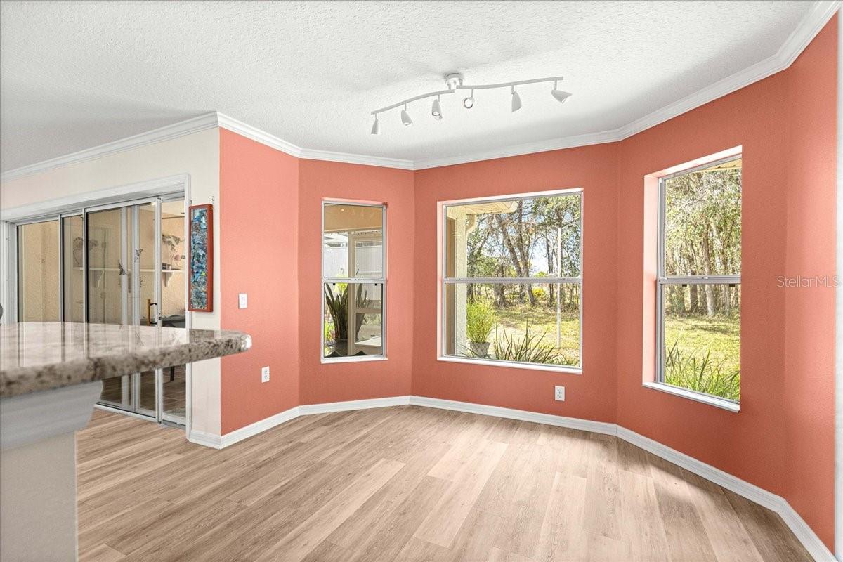 ON TOP OF THE WORLD - AVALON - Residential