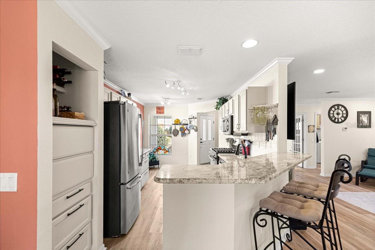 ON TOP OF THE WORLD - AVALON - Residential