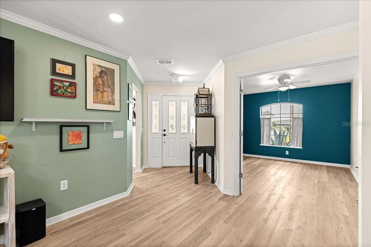 ON TOP OF THE WORLD - AVALON - Residential