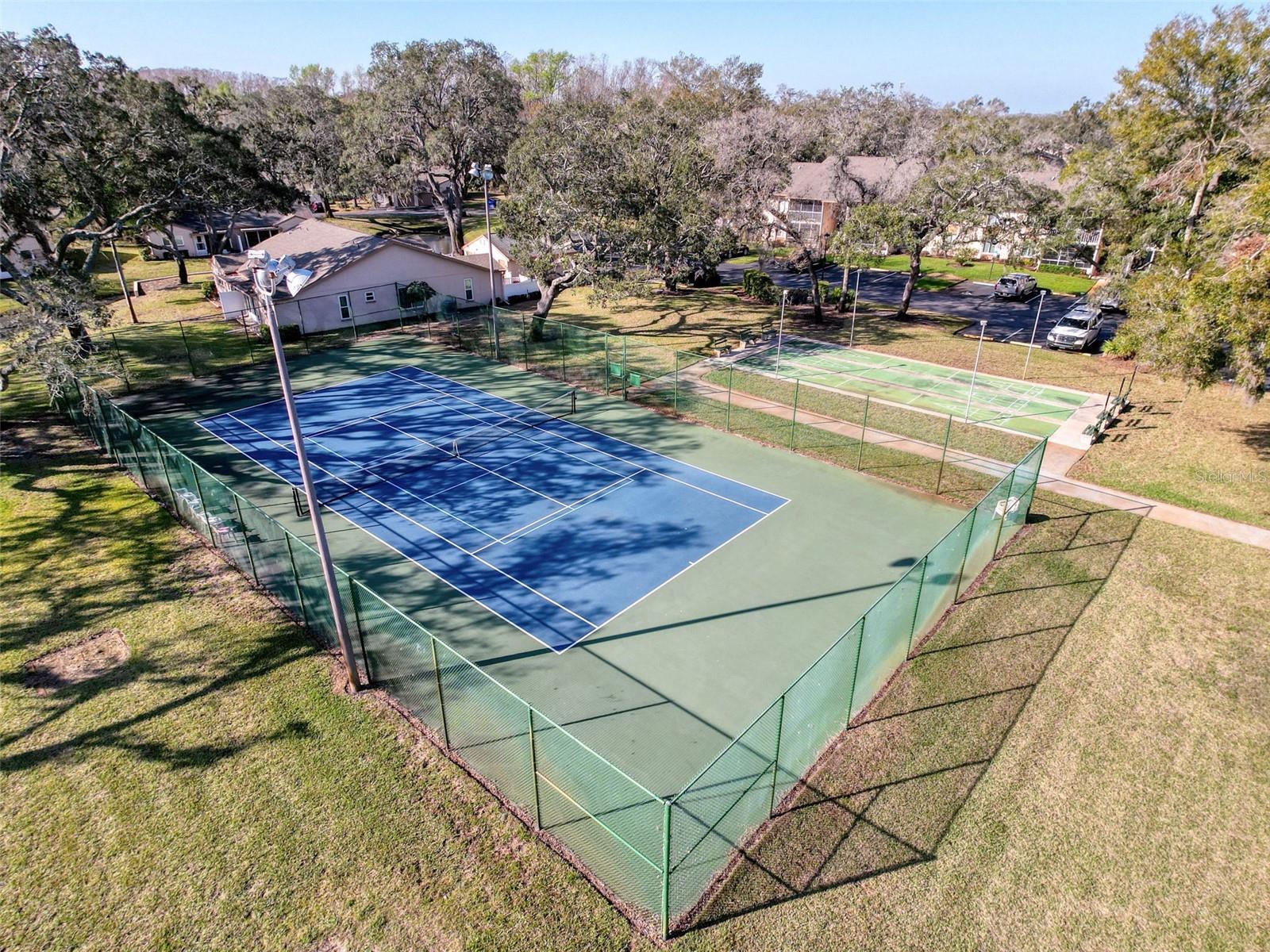 PINE RIDGE AT SUGAR CREEK - Residential