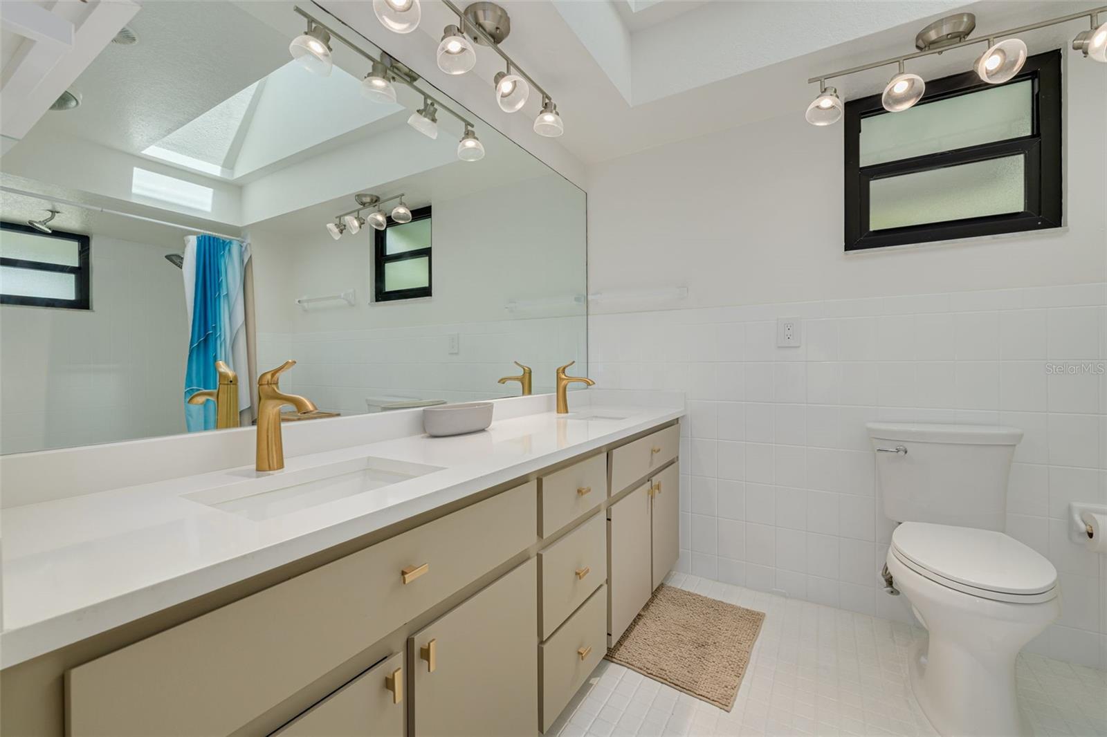 SUNSET POINT ADD - Residential