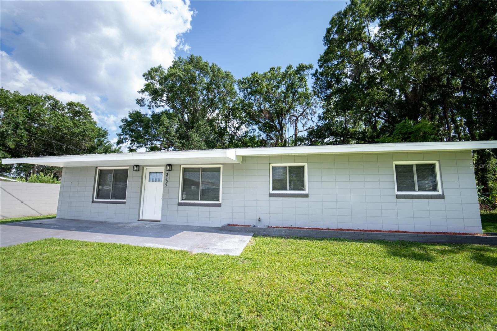 2527 DONS PLACE