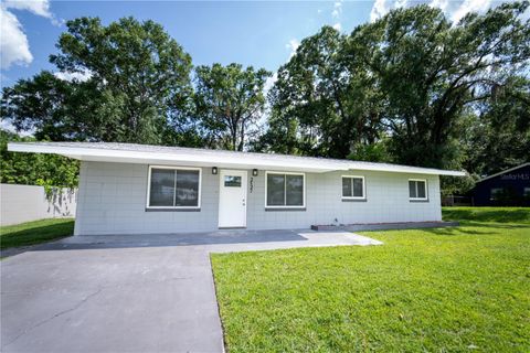 Photo of 2527 Dons Place, Lakeland, FL 33801 (MLS # L4952182) Photo of 2527 Dons Place, Lakeland, FL 33801 (MLS # L4952182)
