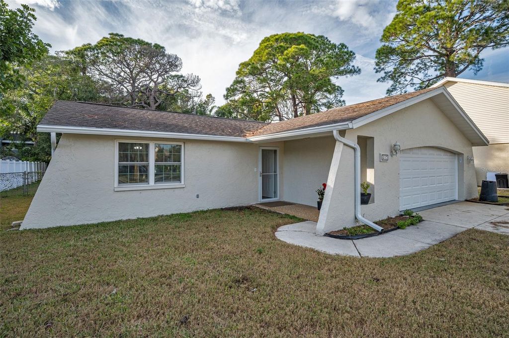 Photo of 817 Riverside Drive, Tarpon Springs, FL 34689 (MLS # W7882495)