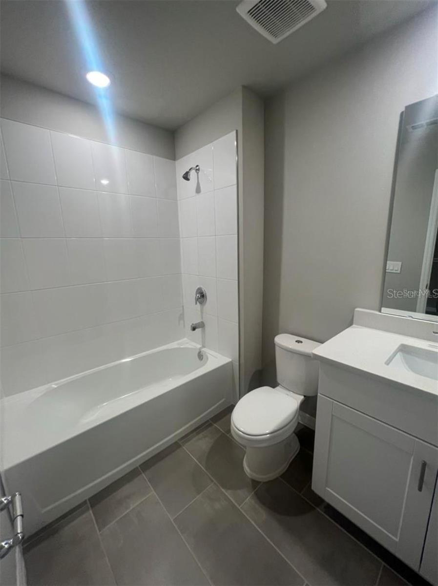 UNION SQUARE - Residential Lease