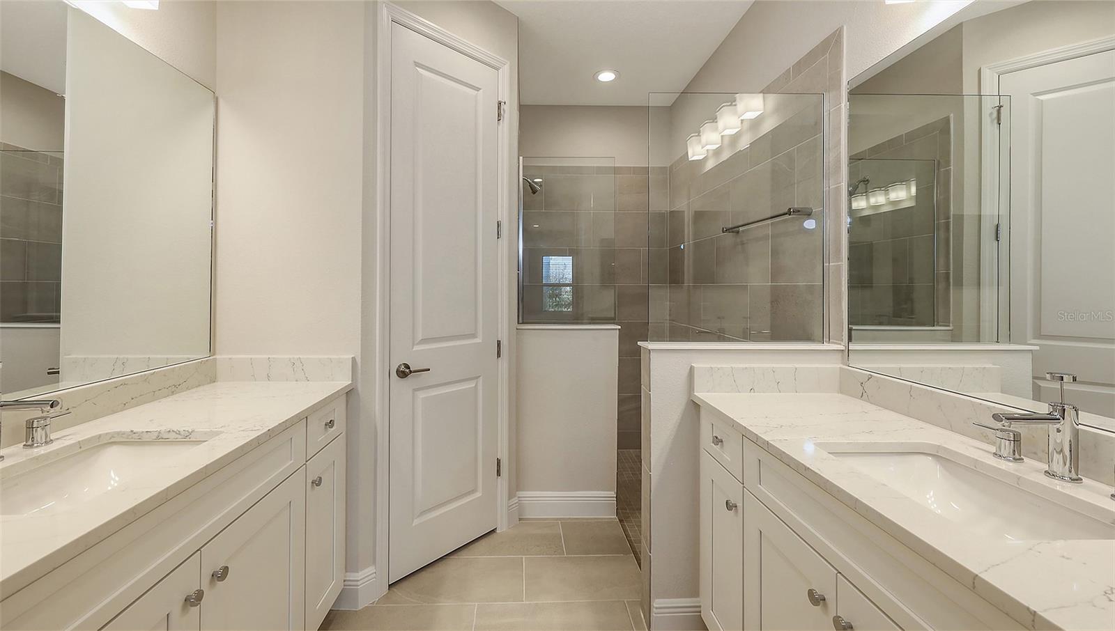 WYSTERIA WELLEN PARK VILLAGE F-4 - Residential