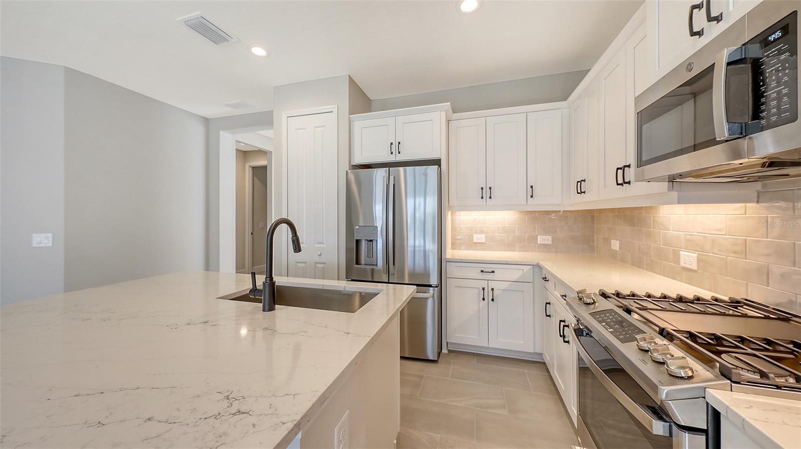 WYSTERIA WELLEN PARK VILLAGE F-4 - Residential