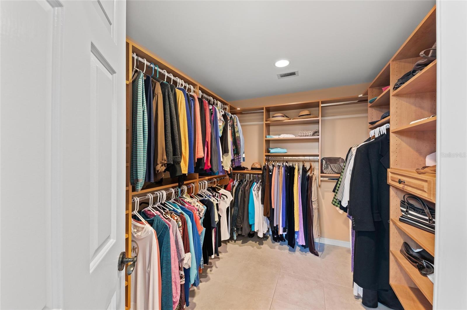 TIDY ISLAND PH II - Residential