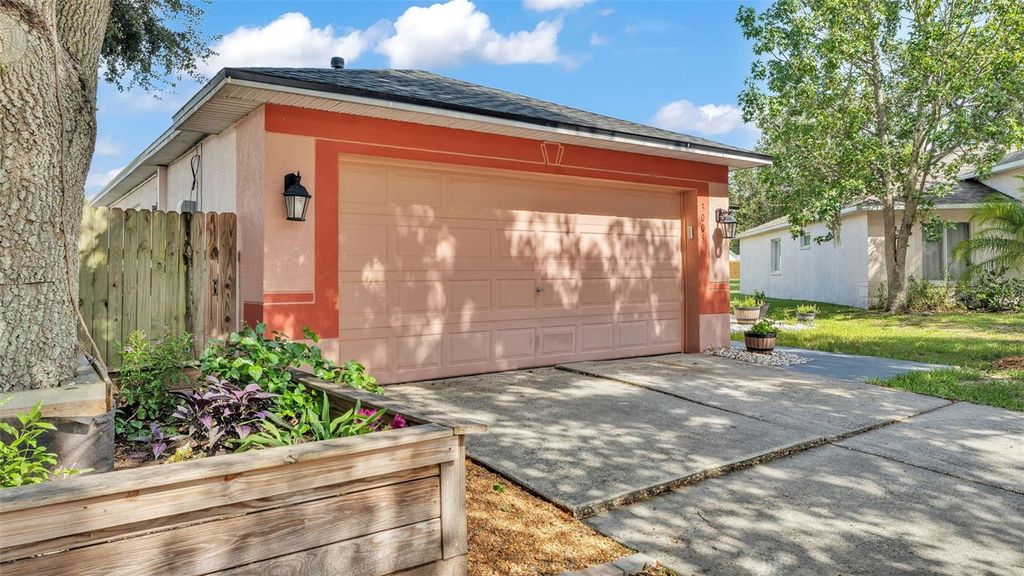 Photo of 3005 Summer House Drive, Valrico, FL 33594 (MLS # L4954667)