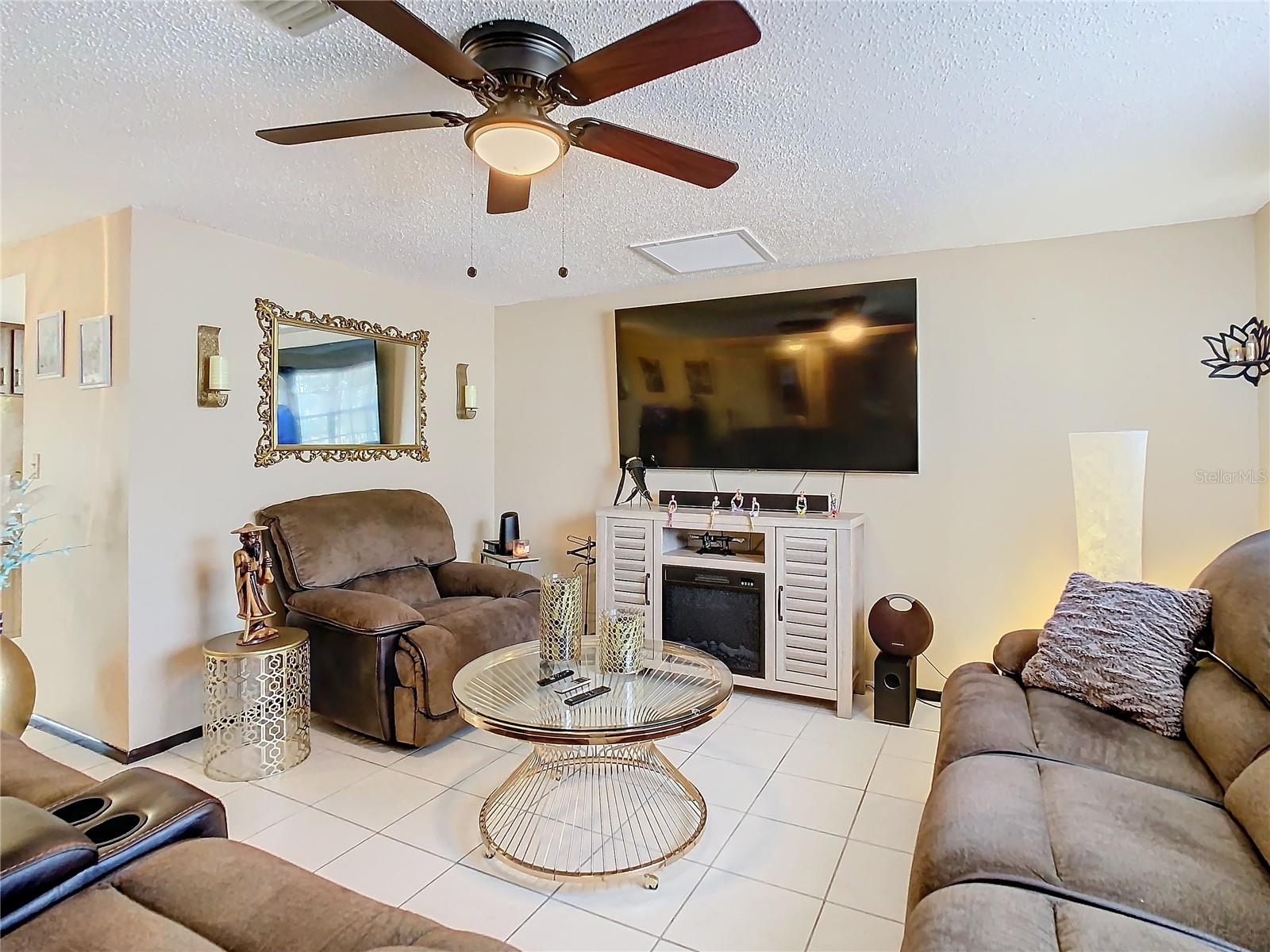 LA VILLA GARDENS - Residential