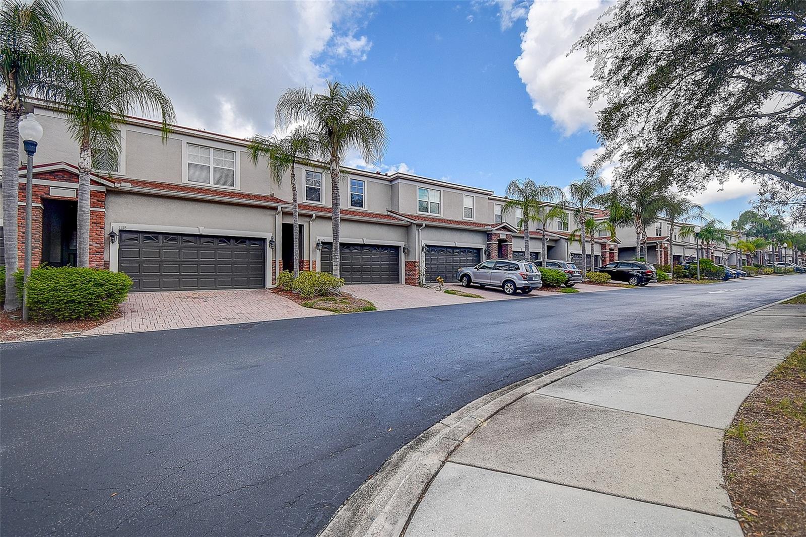 1426 HILLVIEW LANE