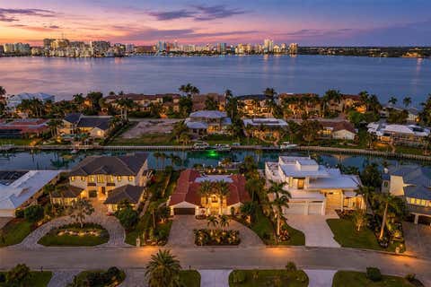 Photo of 465 E Royal Flamingo Drive, Sarasota, FL 34236 (MLS # A4696960)