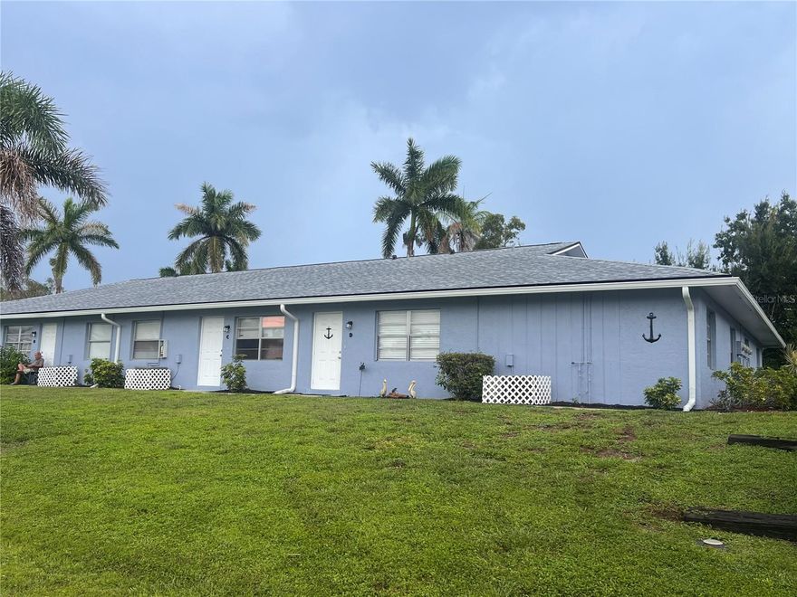 Fantastic location, just a couple blocks from Fisherman's Village and very close to Downtown Punta Gorda! This is a quaint 1-bedroom condo that will be available October 1st (possibly sooner). Water is included.