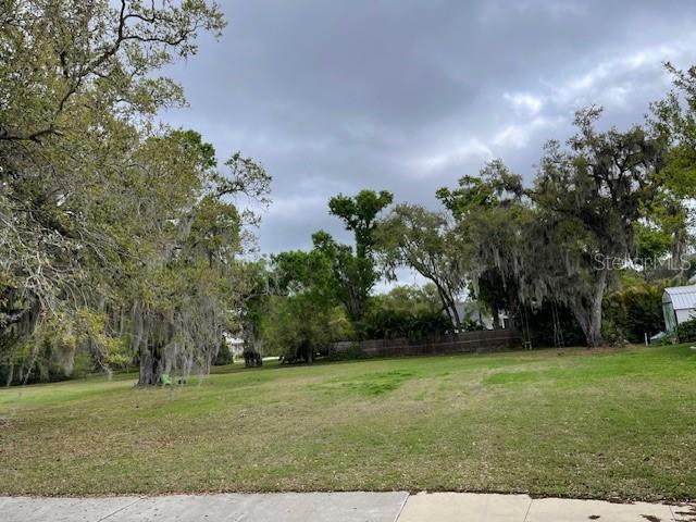 OAKS AT TAAGA PLACE - Land