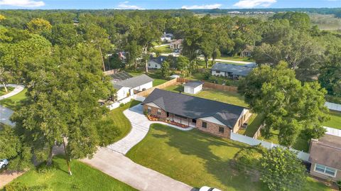 A home in LONGWOOD