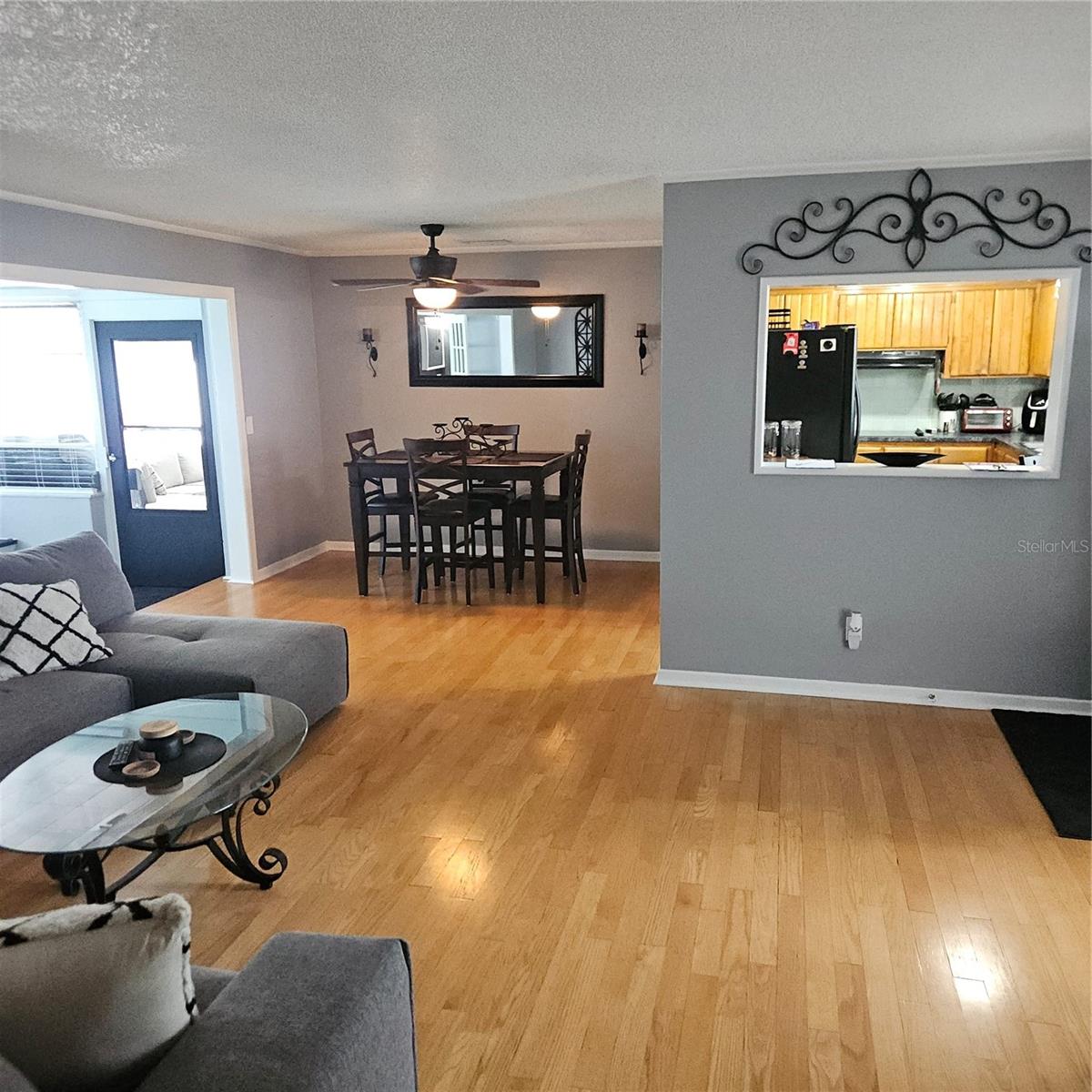 1663 CAMBRIDGE DRIVE