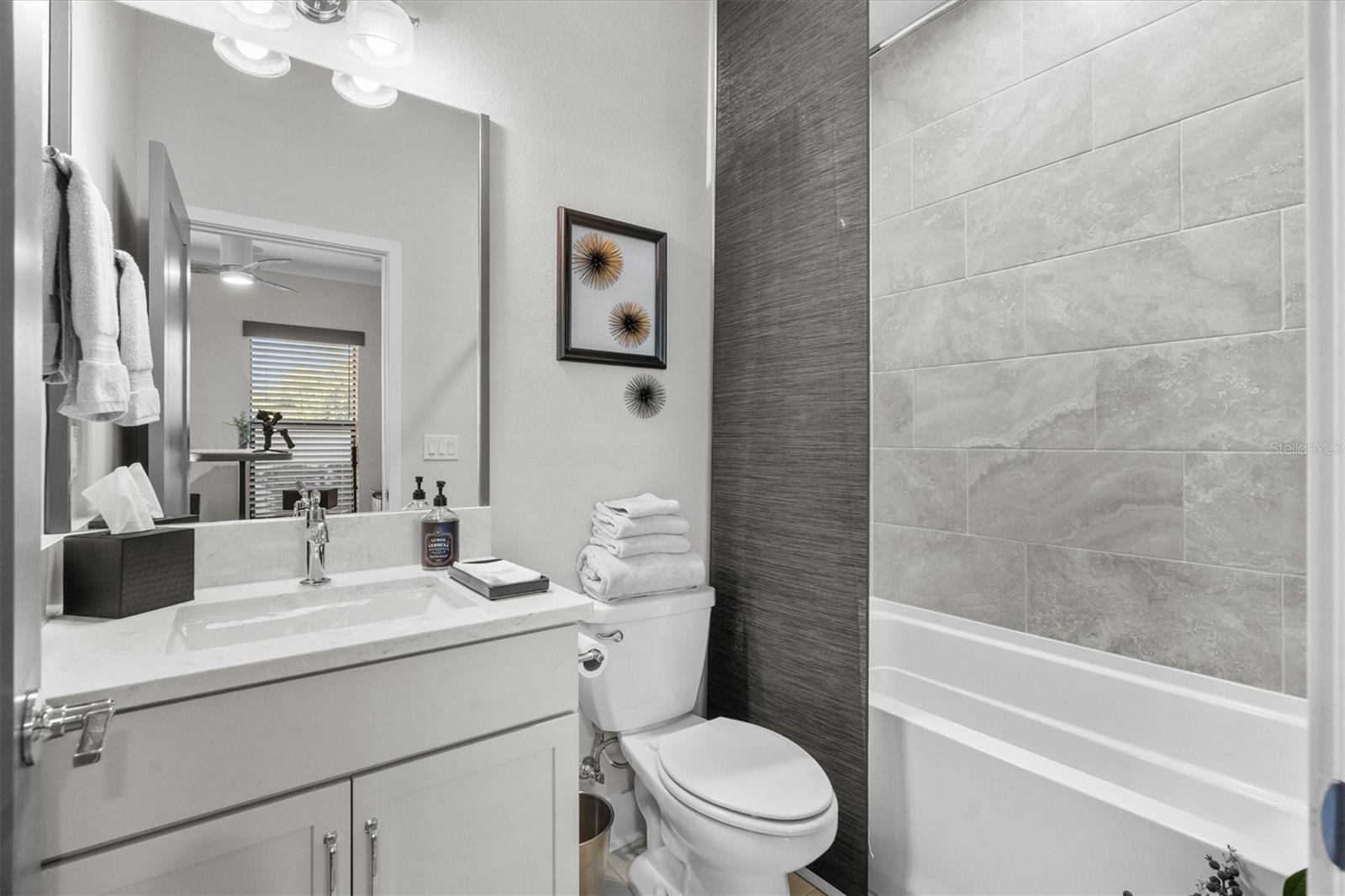 HIGHLAND TWNHMS - Residential