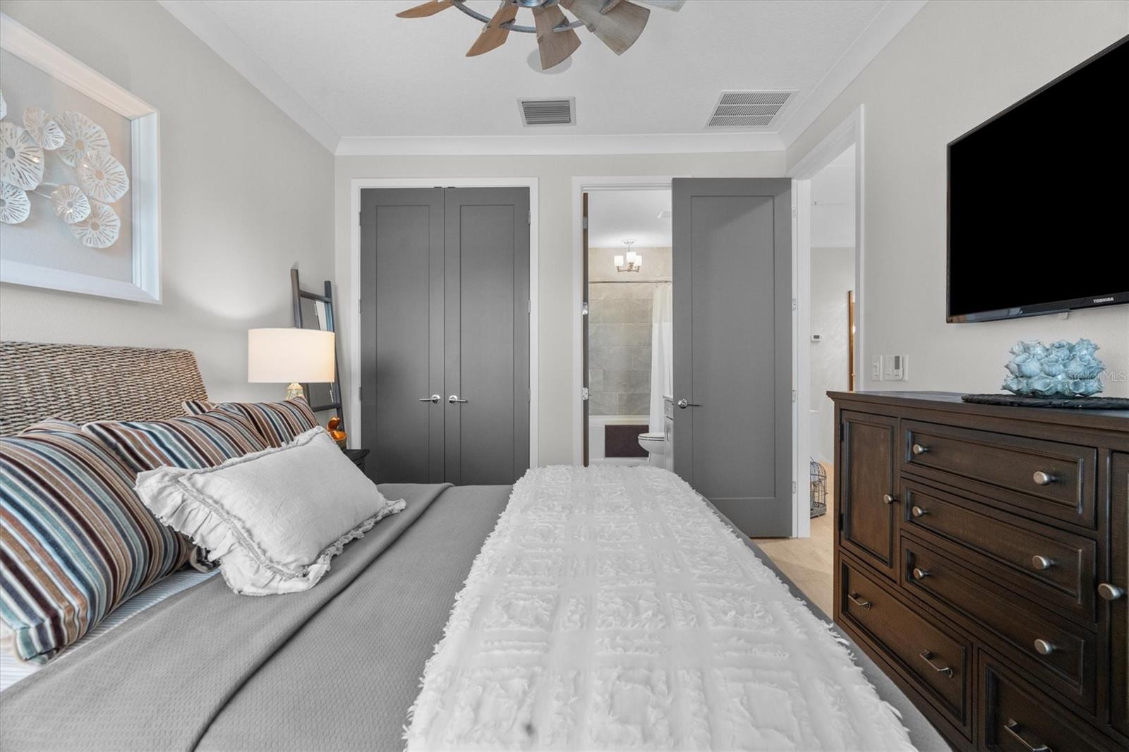 HIGHLAND TWNHMS - Residential