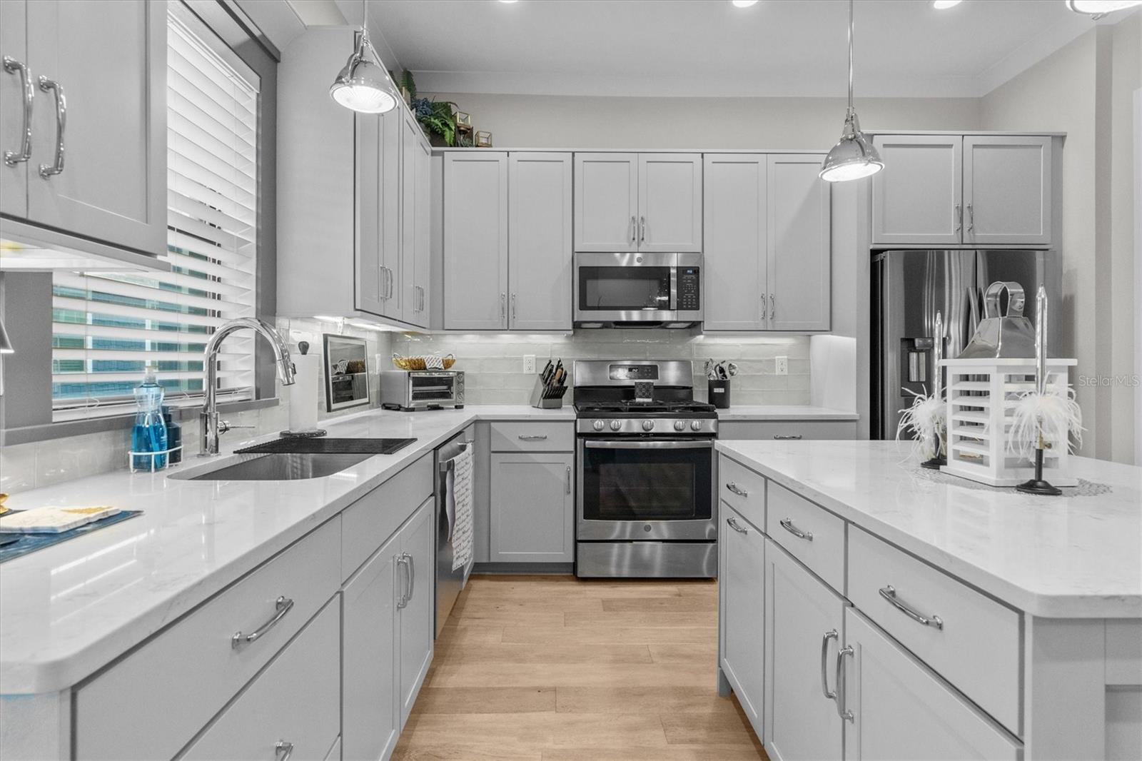 HIGHLAND TWNHMS - Residential