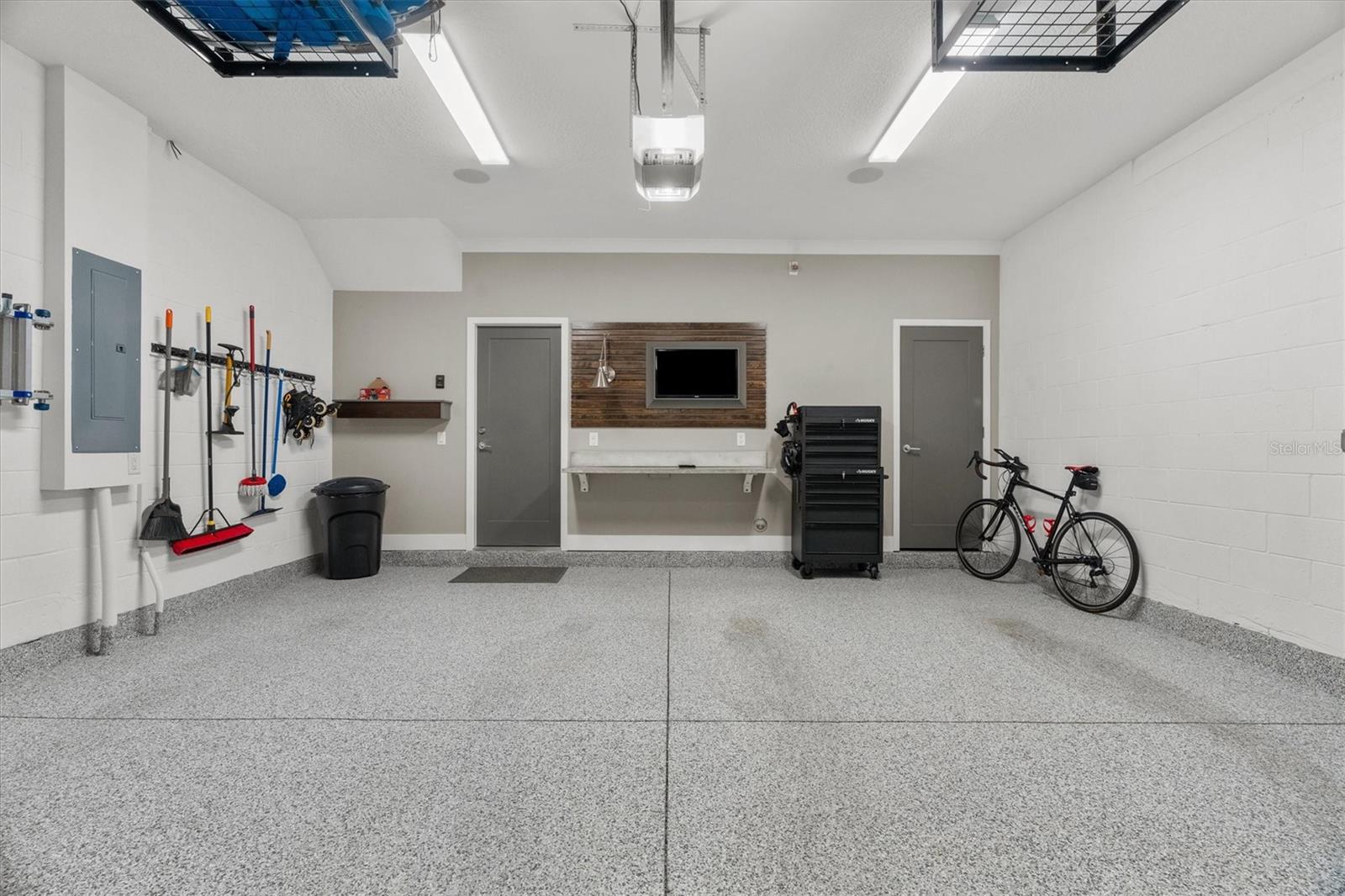 HIGHLAND TWNHMS - Residential