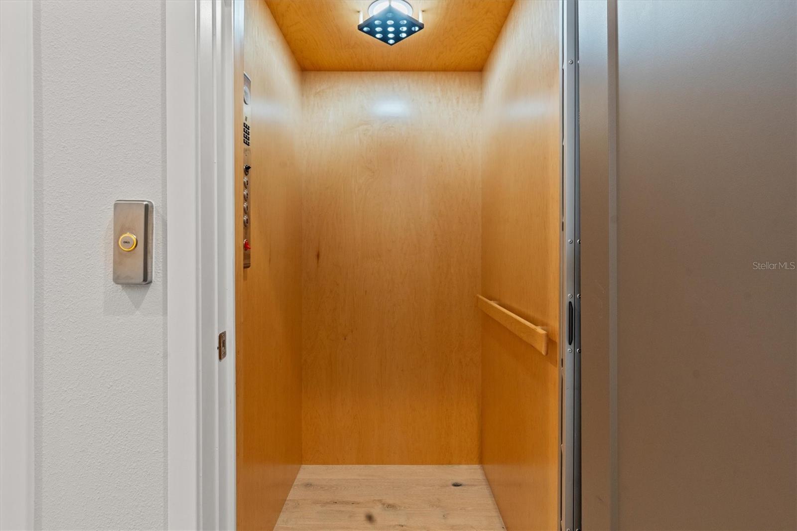 HIGHLAND TWNHMS - Residential