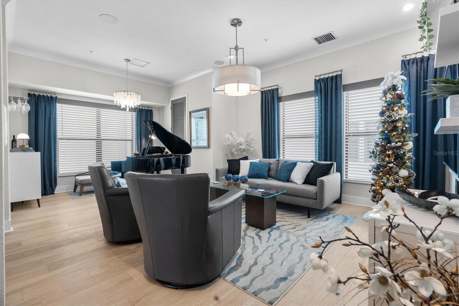 HIGHLAND TWNHMS - Residential