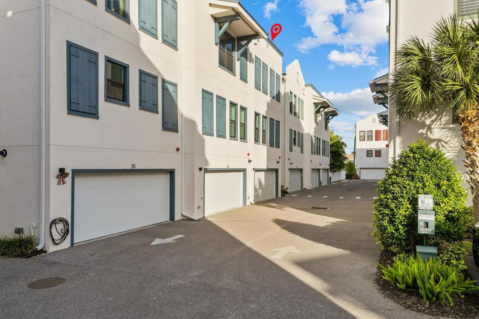 HIGHLAND TWNHMS - Residential