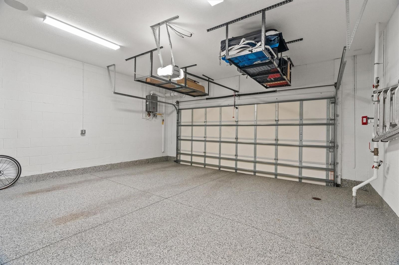 HIGHLAND TWNHMS - Residential